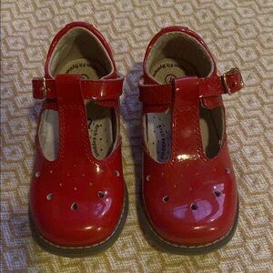 FootMates Red Dress Shoes with Glossy Finish and Buckle Strap